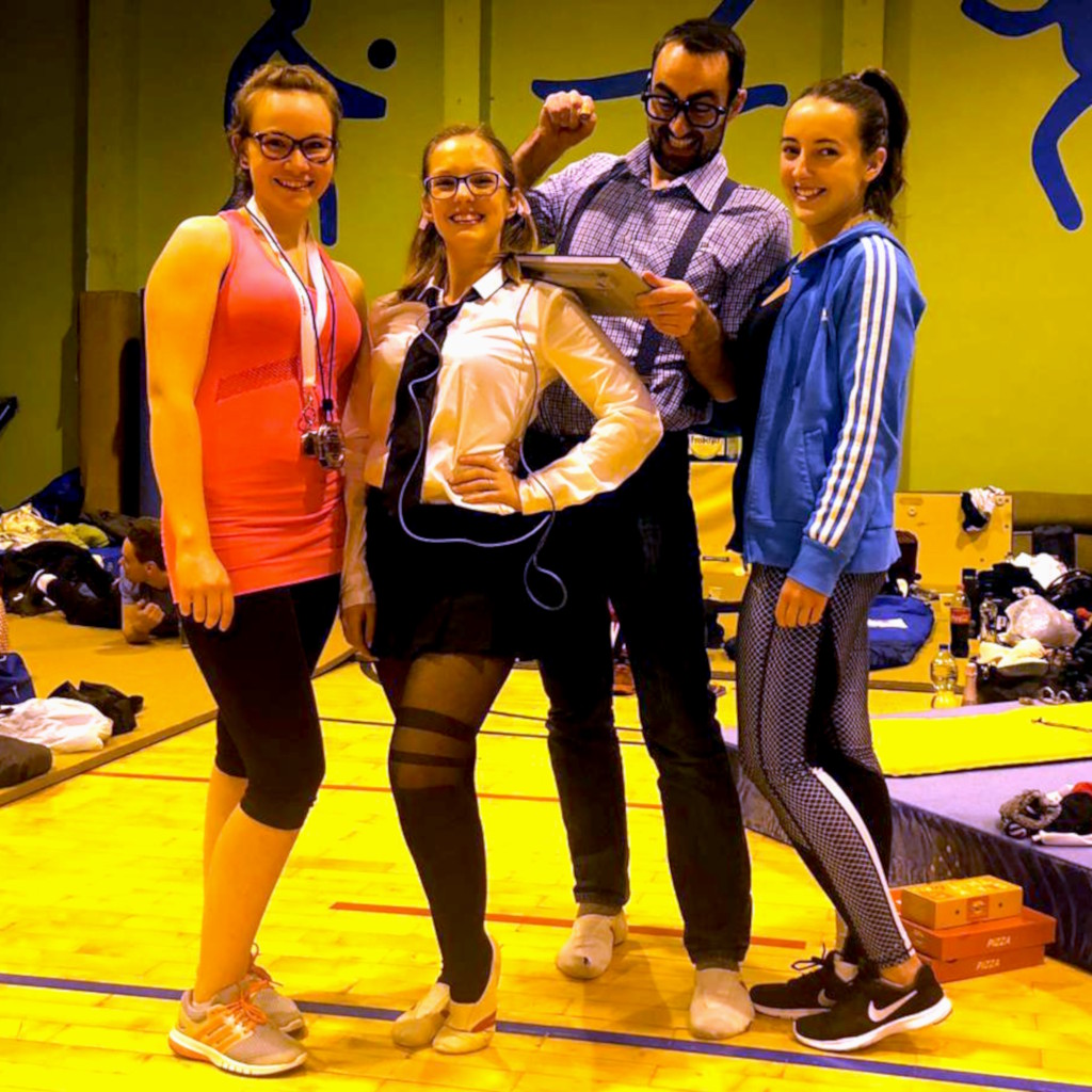 In den Kostümen für die Mottoparty - Nelly Fleischer (Sportlehrerin), Jana Börner (Schülerin), Martin Rein (Informatiklehrer) und Wilma Gerold (Sportlehrerin) (v.l)